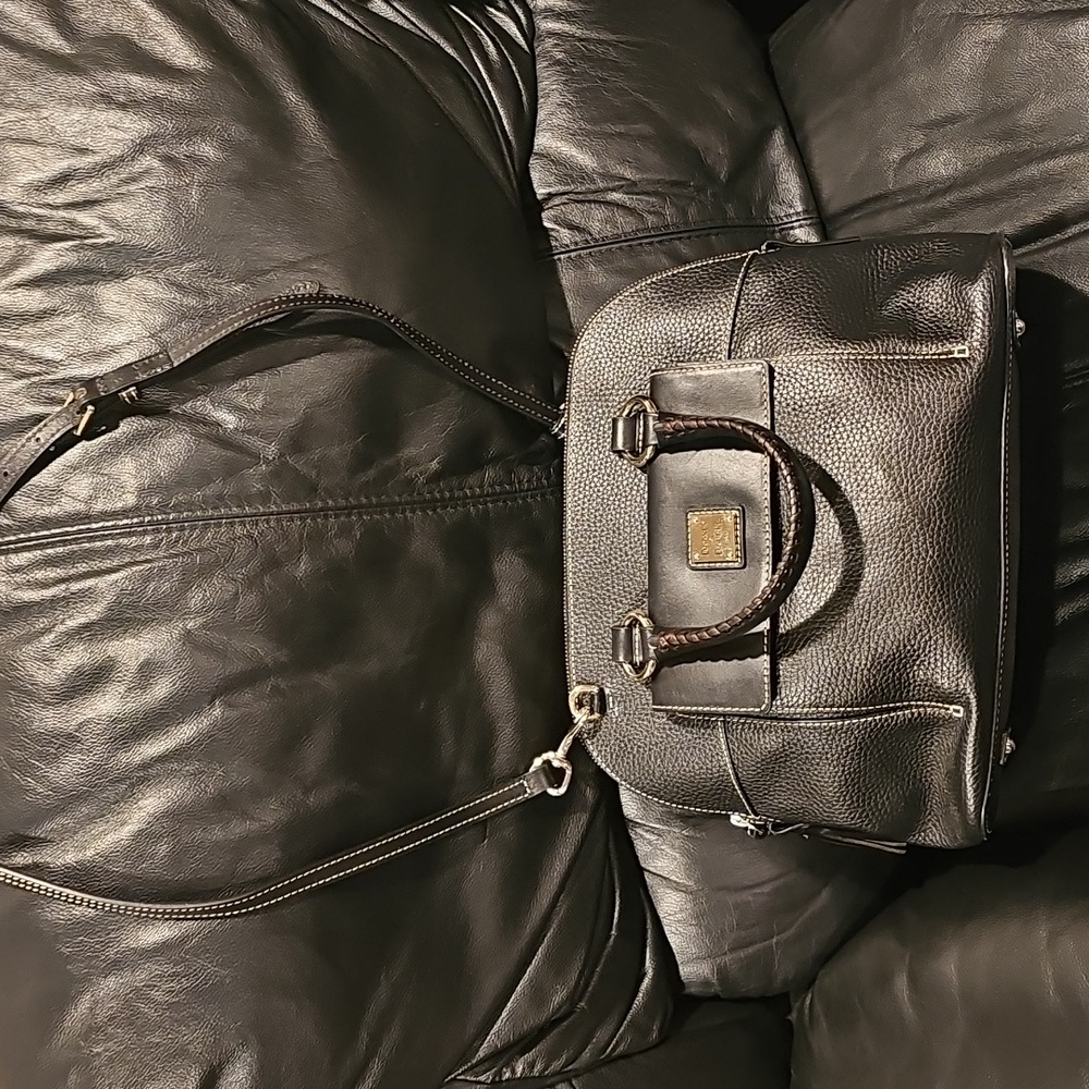 DOONEY & BOURKE BAG... EXCELLENT CONDITION - Picture 2 of 16